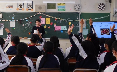 中国人留学生による出前授業の画像
