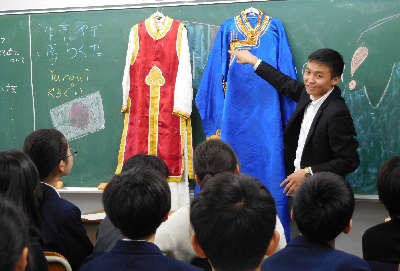 モンゴル人留学生による出前授業の画像